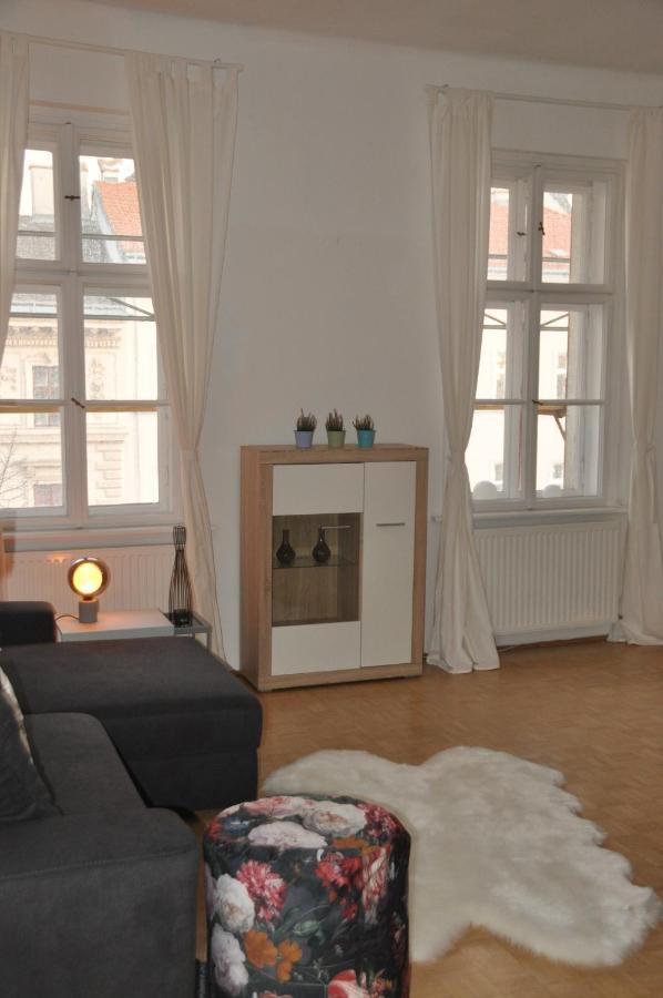 Wunderschöne Altbauwohnung in zentraler Lage Wien Exterior foto